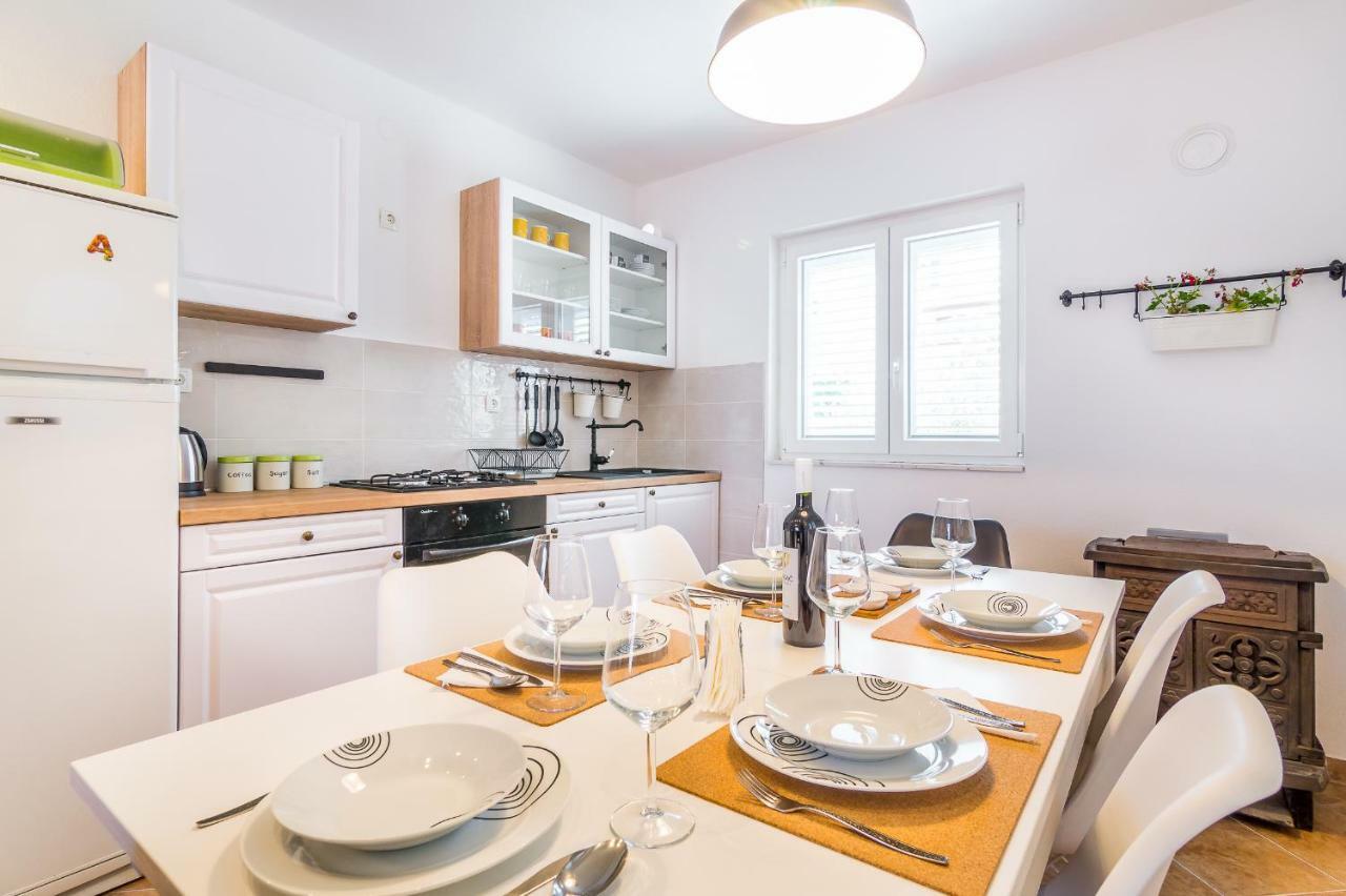 Apartment "On The Beach" Τρογκίρ Εξωτερικό φωτογραφία