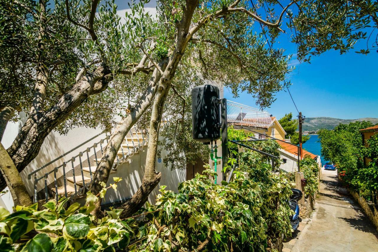Apartment "On The Beach" Τρογκίρ Εξωτερικό φωτογραφία