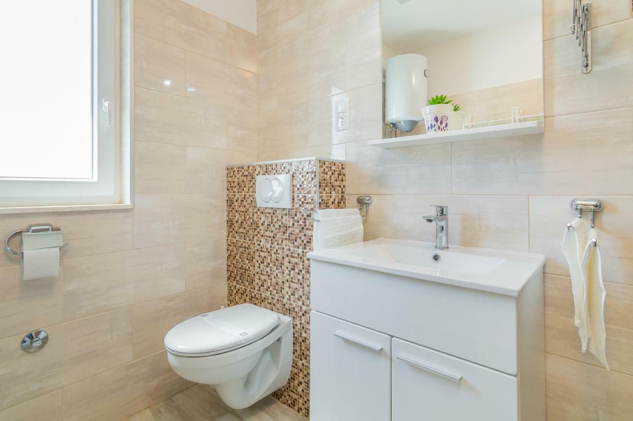 Apartment "On The Beach" Τρογκίρ Εξωτερικό φωτογραφία