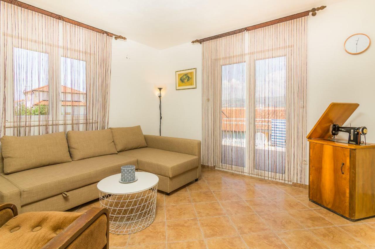 Apartment "On The Beach" Τρογκίρ Εξωτερικό φωτογραφία